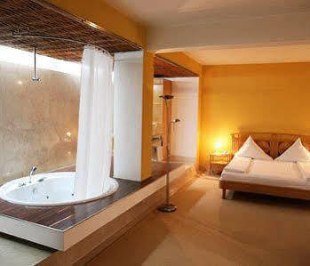 Hotel Central Hotel 2*