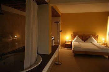 Hotel Central Hotel 2*